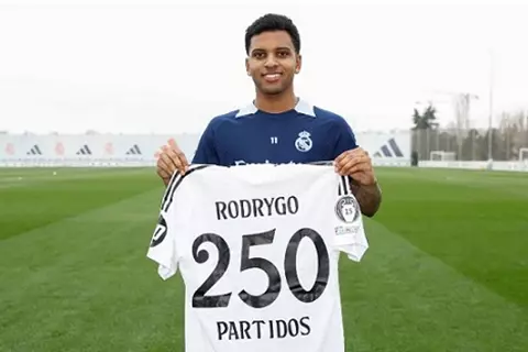 "جئت للفوز بكل الألقاب".. رودريجو يحتفل بمباراته رقم 250 مع ريال مدريد